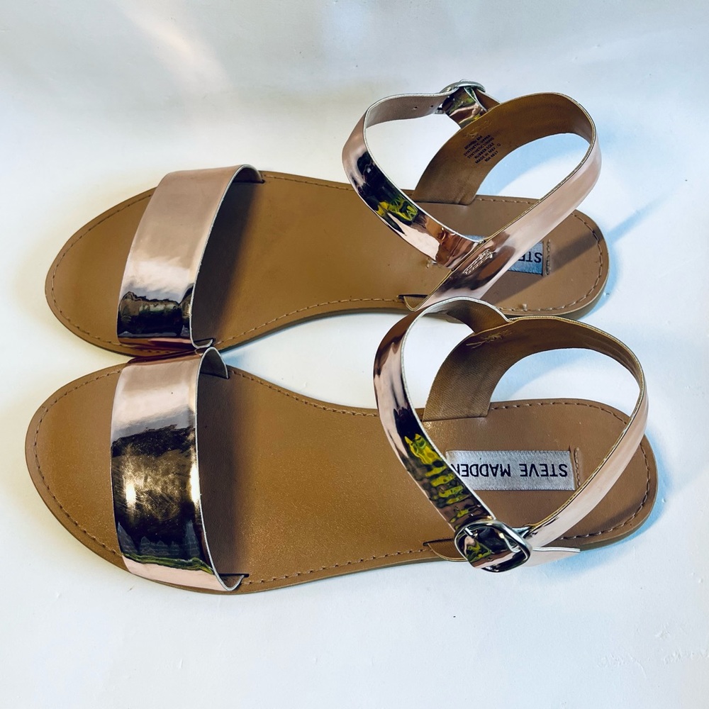 Steve Madden DONDOI Sandals Rose Gold Metallic Look Wide Strap SZ 8 Rubber Soles
